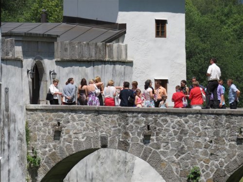 Na gradu je bila ravno poročna slovesnost
